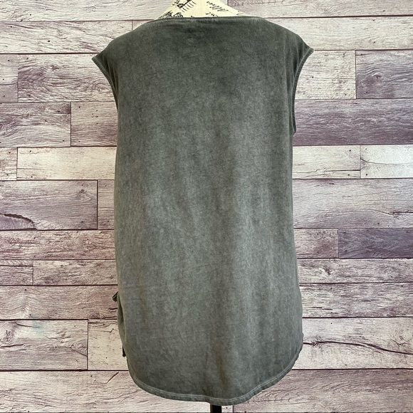 Kenneth Cole ‘That Sounds Like A You Problem’ Gray Sleeveless Top - Picture 3 of 14
